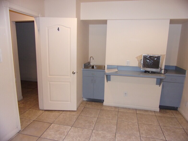 More Photos Of 939 S Decatur Blvd, Las Vegas Medical For Sale