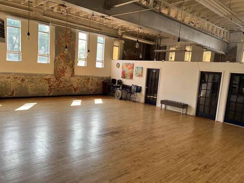 More Photos Of 10-30 Pearl St, Long Branch Warehouse For Lease