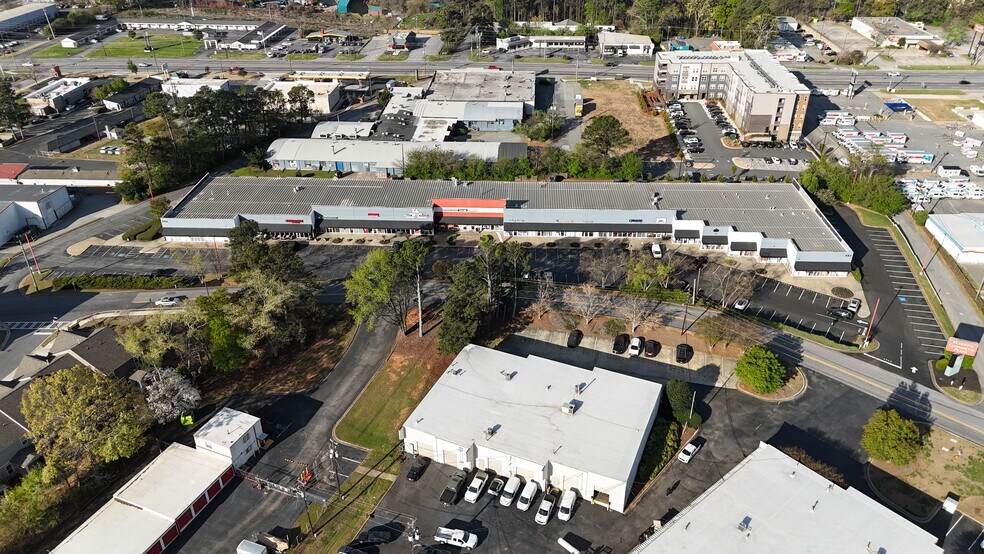 More Photos Of 562 Wylie Rd SE, Marietta Unknown For Lease