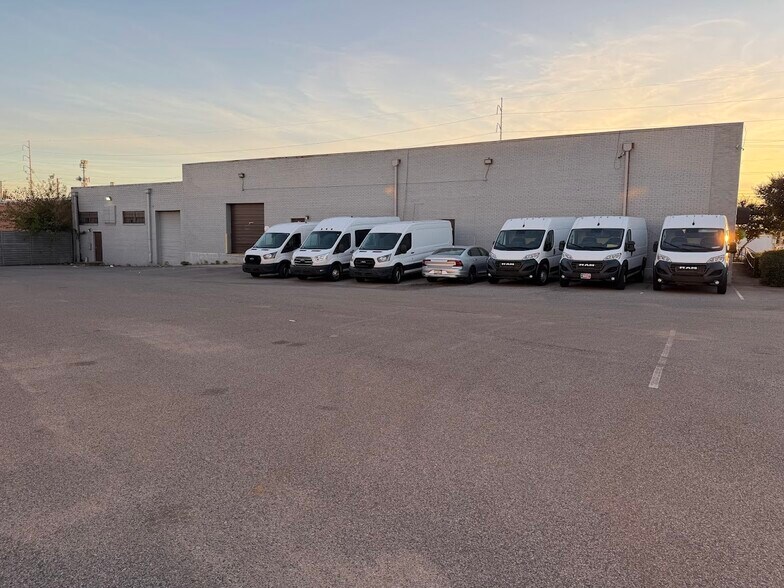 More Photos Of 1201 3rd Ave N, Birmingham Warehouse For Lease