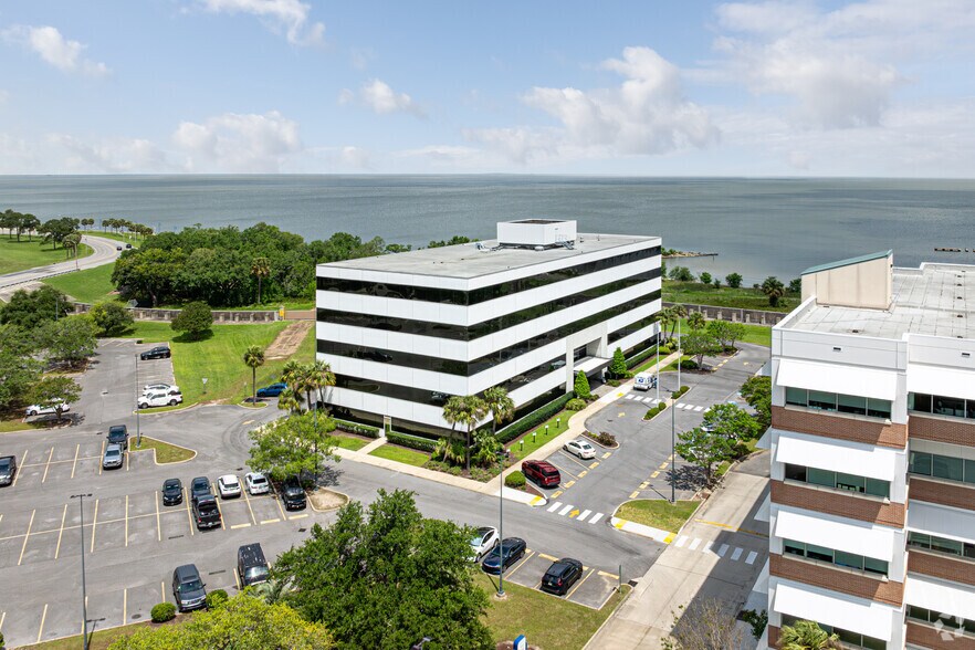 More Photos Of 2021 Lakeshore Dr, New Orleans Unknown For Lease