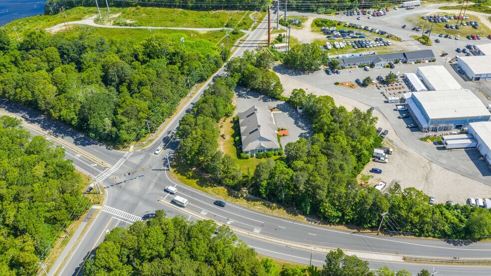More Photos Of 1330 Phinney's Ln, Hyannis Medical For Sale