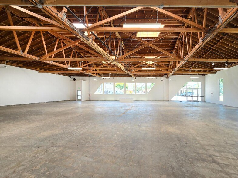 More Photos Of 5075 W Adams Blvd, Los Angeles Medical For Lease