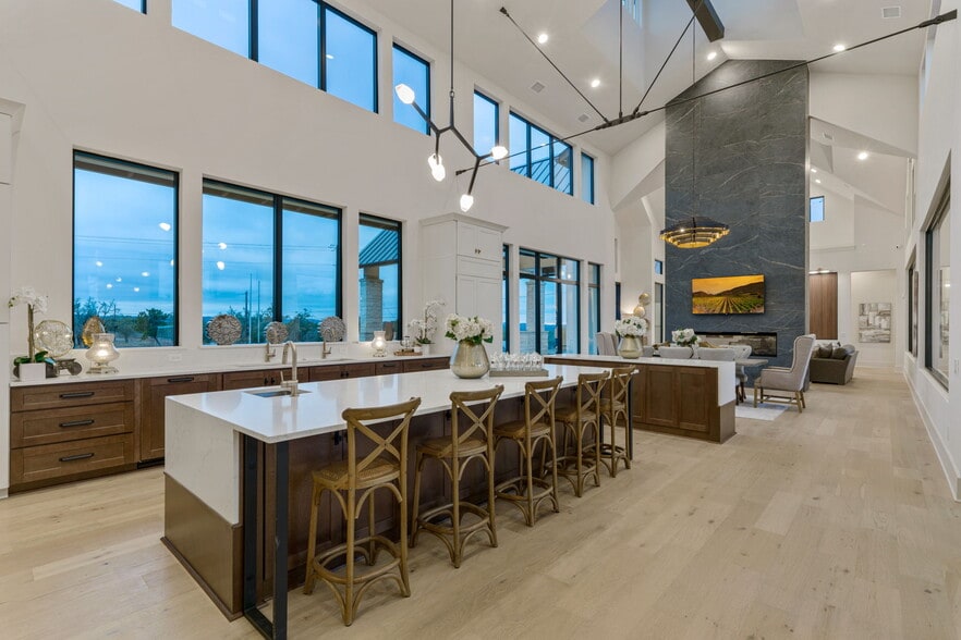 More Photos Of 7505 E US Highway 290, Johnson City Flex For Sale