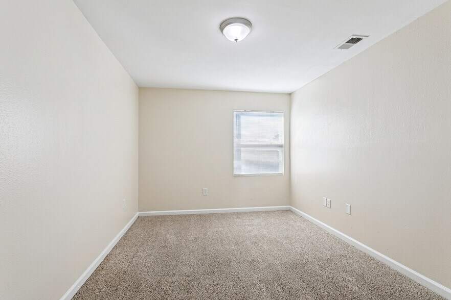 More Photos Of 3300 Garden Oaks Dr, New Orleans Apartments For Sale