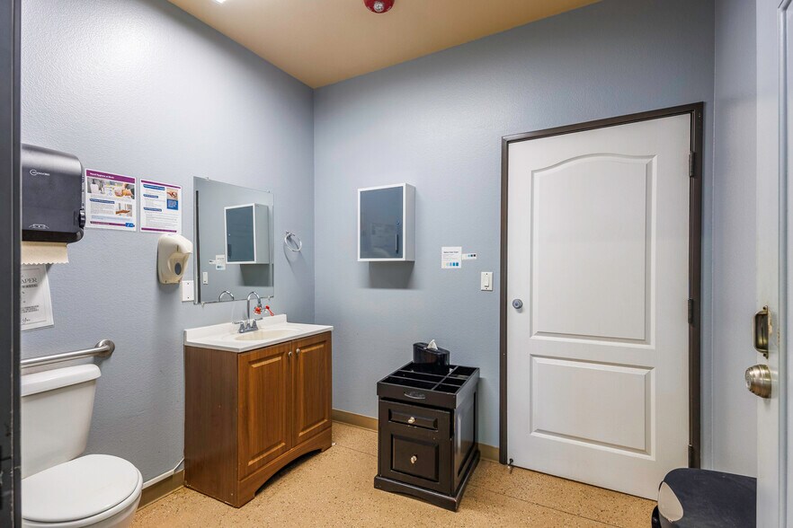 More Photos Of 16286 S Sunland Gin Rd, Arizona City Rehabilitation Center For Sale