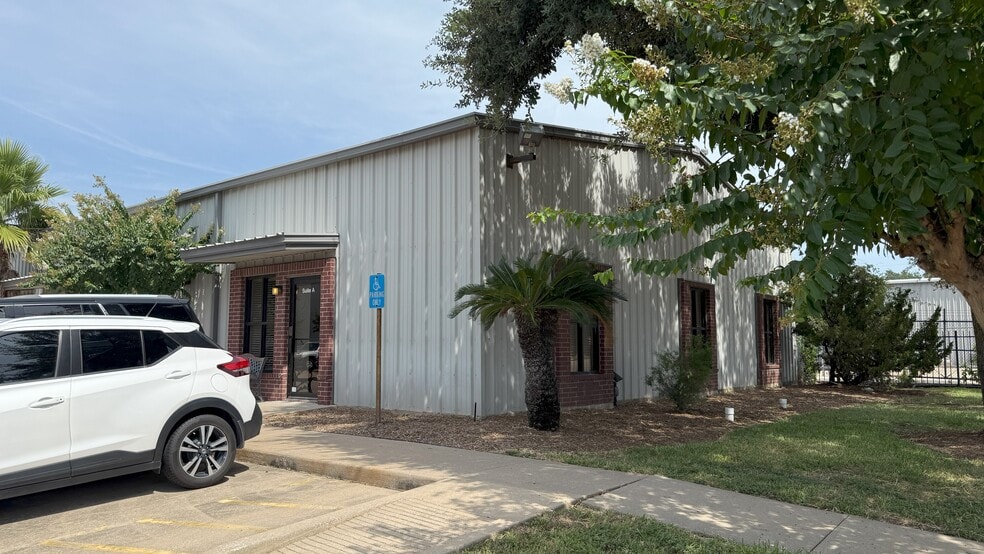 More Photos Of 13110 Mula Ct, Stafford Light Distribution For Lease