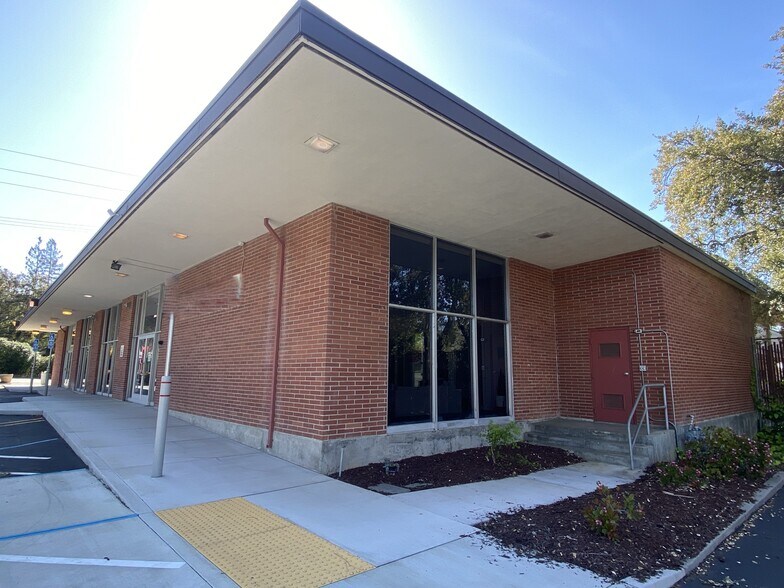 More Photos Of 901 Fremont Ave, Los Altos Bank For Sale