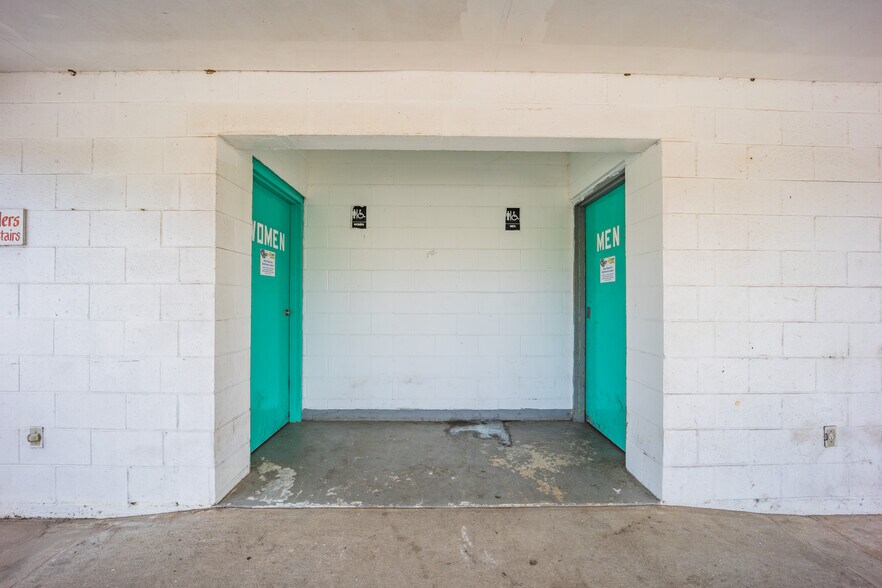 More Photos Of 7543 NE 48th St, Okeechobee Racetrack For Sale