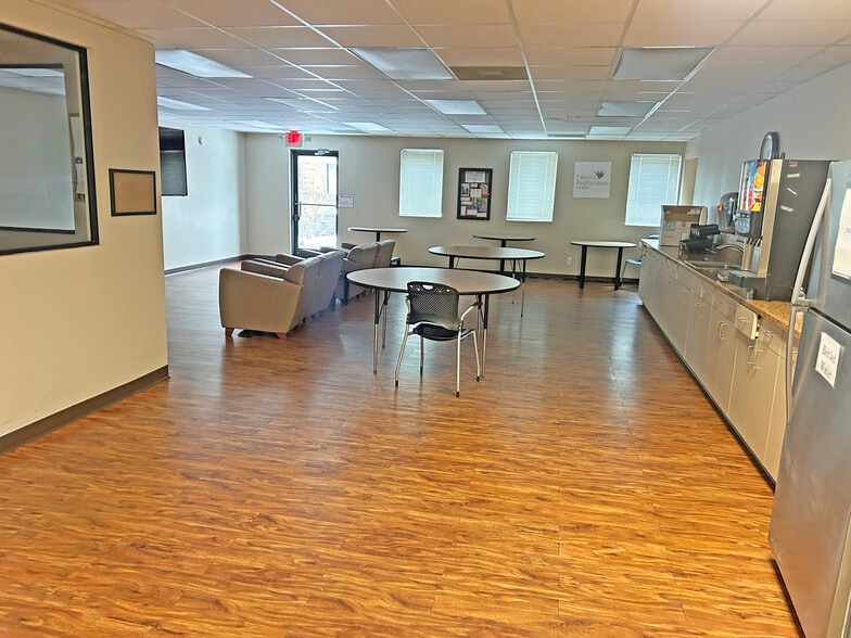 More Photos Of 28511 Orchard Lake Rd, Farmington Hills Medical For Sale