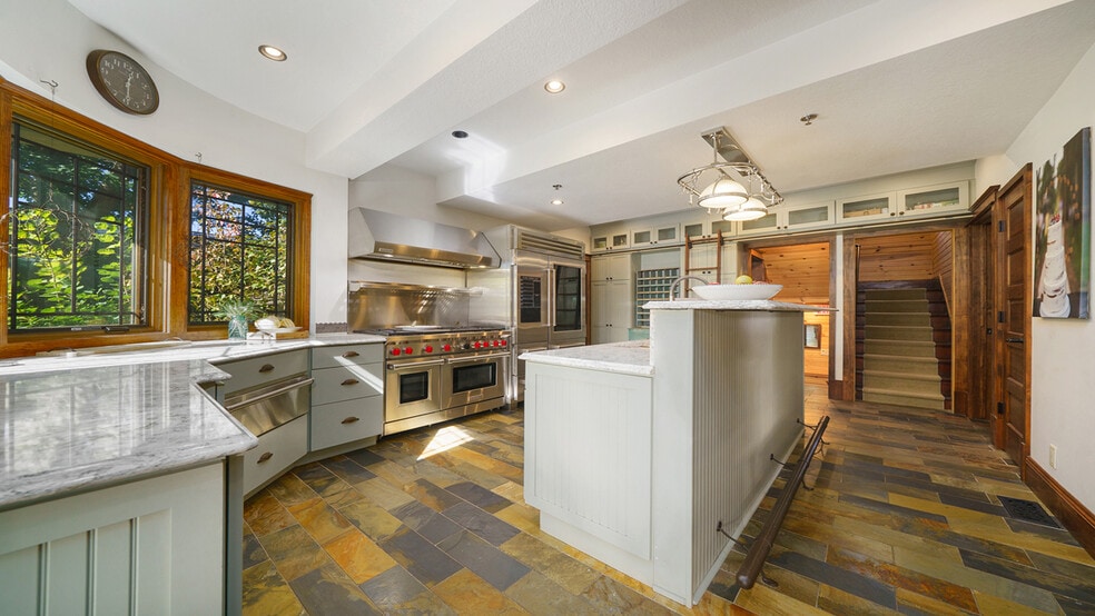 More Photos Of 409 N State St, Franklin Grove Hotel For Sale