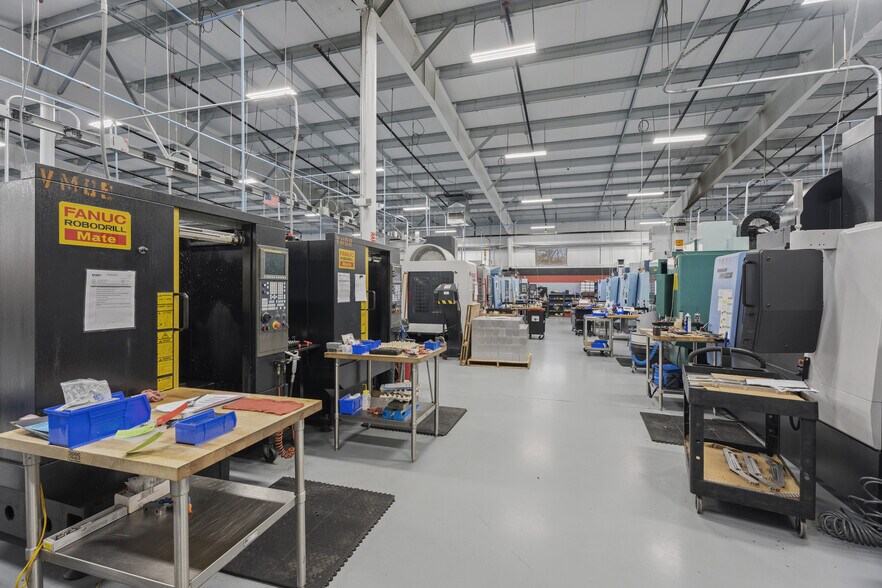 More Photos Of 2 Fox Hollow Rd, Oxford Manufacturing For Sale