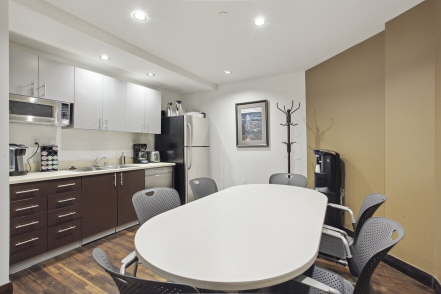 More Photos Of 730 17th St, Denver Office For Sale
