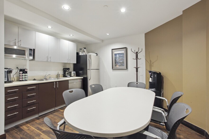 More Photos Of 730 17th St, Denver Office For Sale