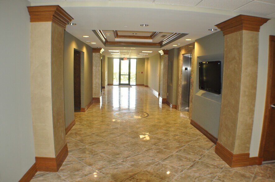 More Photos Of 10600 Chevrolet Way, Estero Office For Lease
