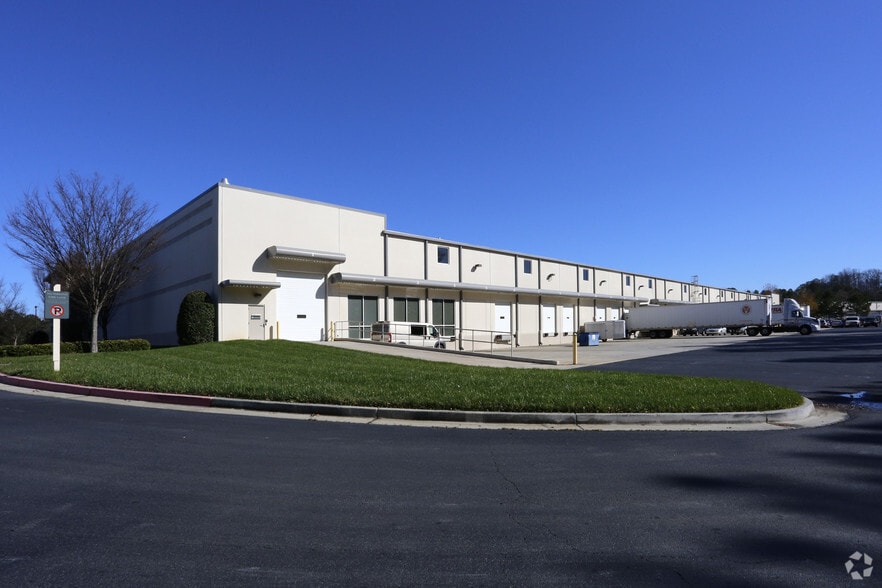 More Photos Of 3025 Chastain Meadows Pkwy, Marietta Warehouse For Lease