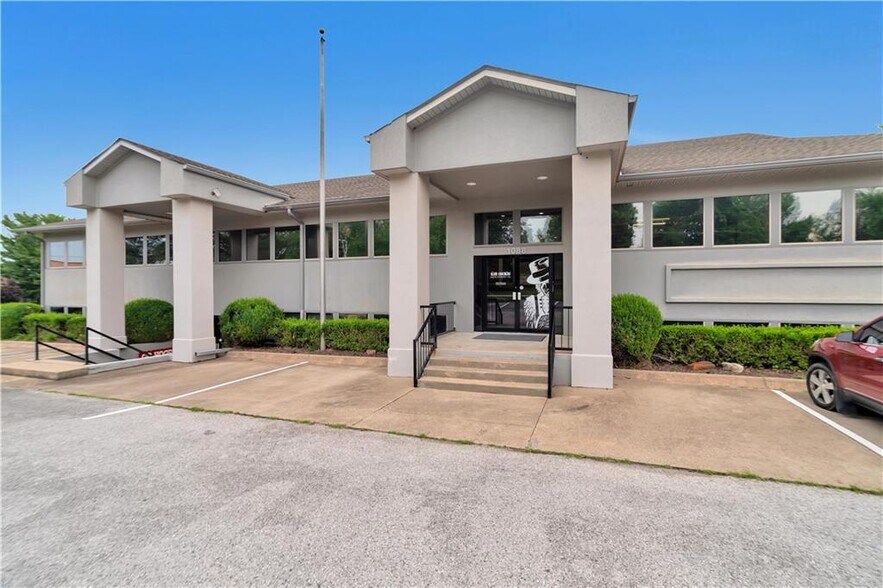 Primary Photo Of 1088 E Millsap Rd, Fayetteville Office For Lease