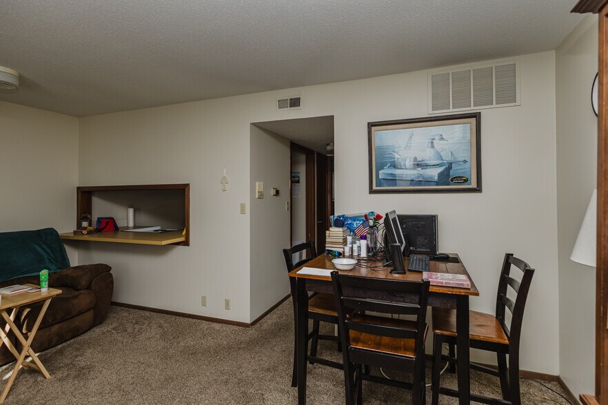 More Photos Of 3007 Sierra Pky, Hutchinson Apartments For Sale