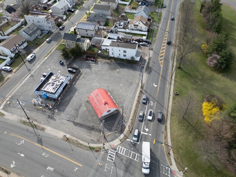 More Photos Of 735 E Hazelwood Ave, Rahway Freestanding For Sale