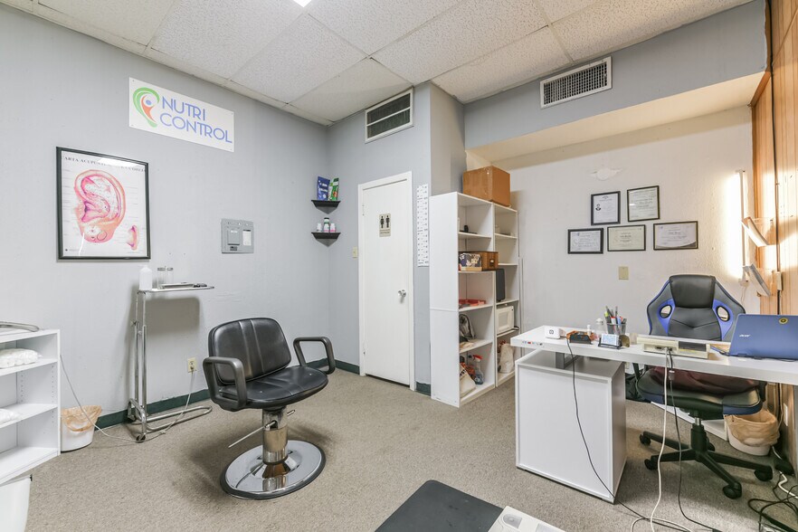 More Photos Of 1022-1024 Pasadena Blvd, Pasadena Medical For Sale
