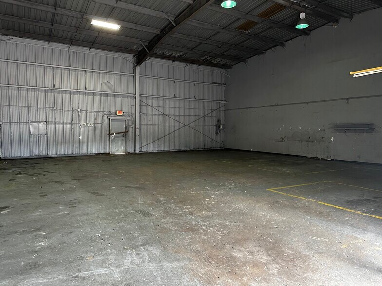 More Photos Of 4645-4657 Southern Blvd, West Palm Beach Unknown For Lease