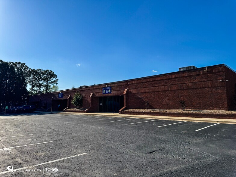 More Photos Of 1335 Citizens Pky, Morrow Office For Sale