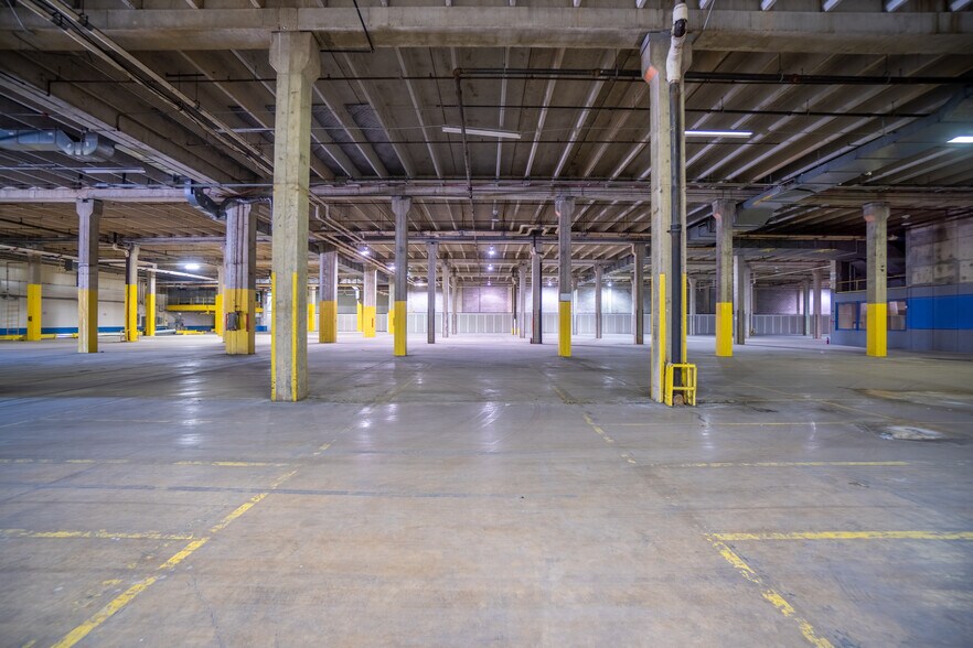 More Photos Of 3456 Meyers Rd, Memphis Distribution For Lease