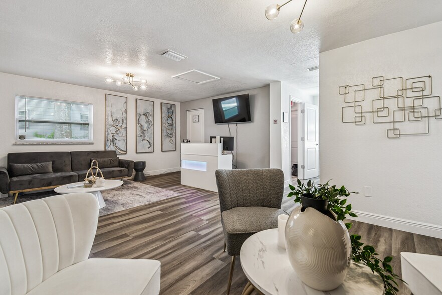 More Photos Of 5445 6th St, Zephyrhills Medical For Sale