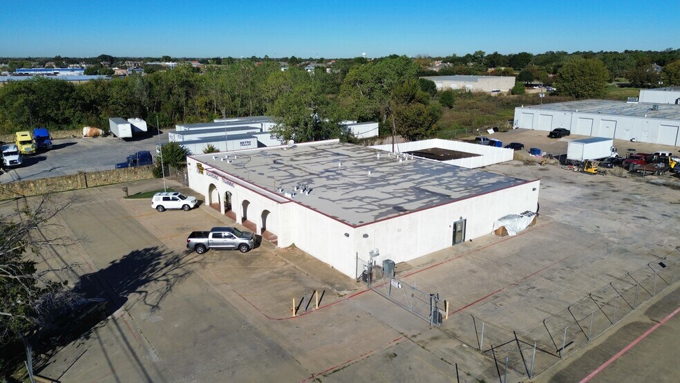 More Photos Of 2800 S Pipeline Rd, Euless Flex For Lease