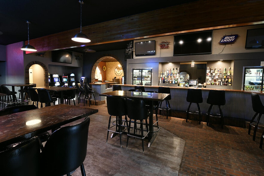 More Photos Of 239 Main St, Shelby Bar For Sale
