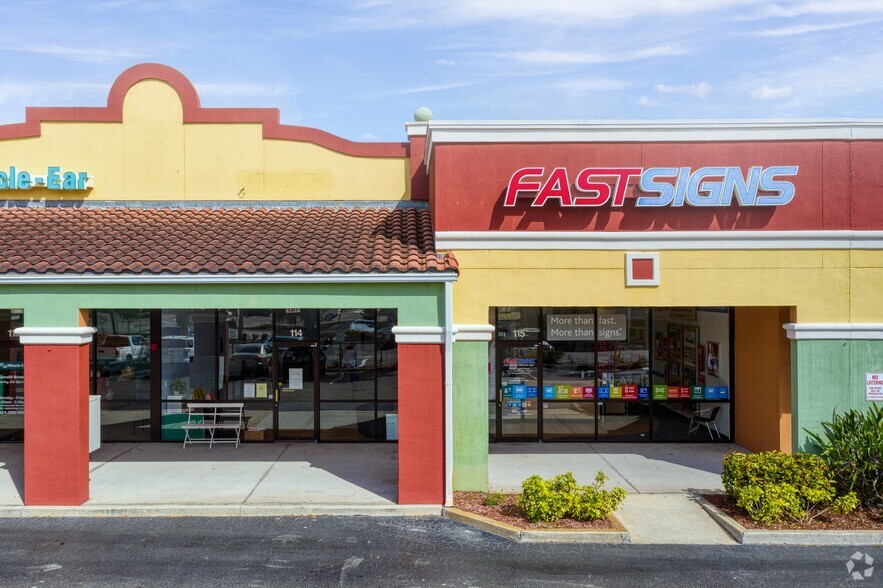 More Photos Of 7640 N Wickham Rd, Melbourne General Retail For Lease