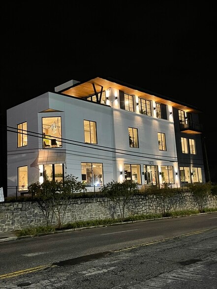 More Photos Of 1400 Howell Mill Rd NW, Atlanta Restaurant For Sale