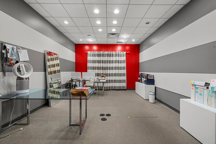 More Photos Of 1631 Gardena Ave, Glendale Industrial For Sale