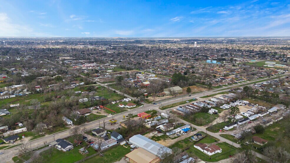 More Photos Of 15414 N Brentwood St, Channelview Manufacturing For Sale