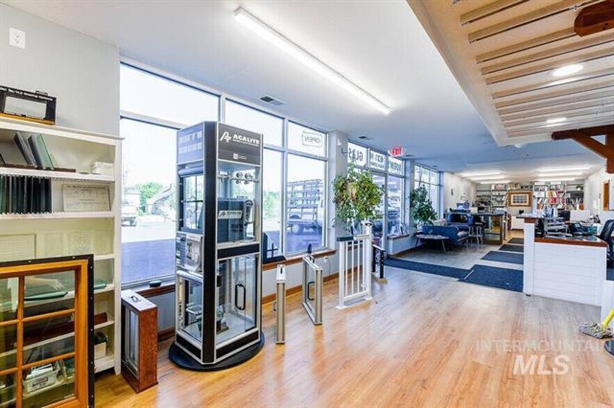More Photos Of 603 & 621 N Main St, Moscow Distribution For Sale