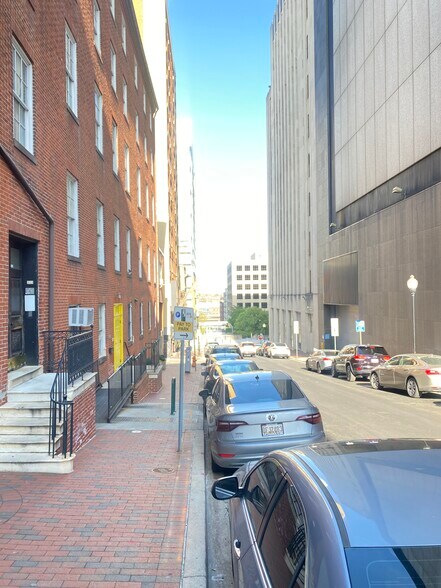 More Photos Of 333 N Charles St, Baltimore Storefront Retail Office For Lease