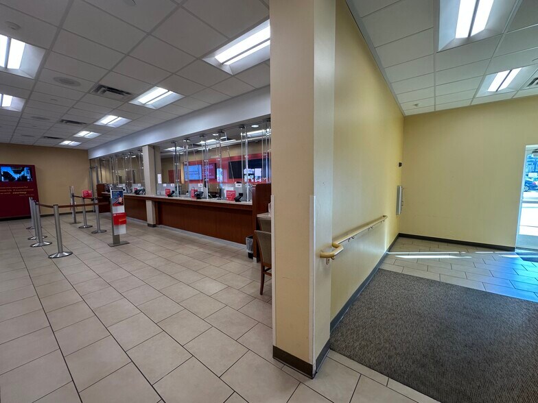 More Photos Of 7016-7024 Melrose Ave, Los Angeles Office For Sale