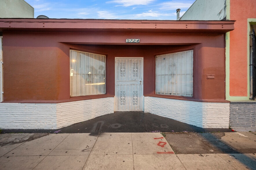 More Photos Of 5724 E Beverly Blvd, Los Angeles Storefront Retail Residential For Sale