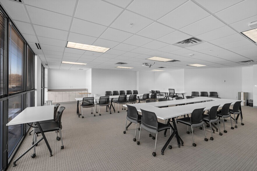 More Photos Of 7301 Ohms Ln, Edina Office For Lease