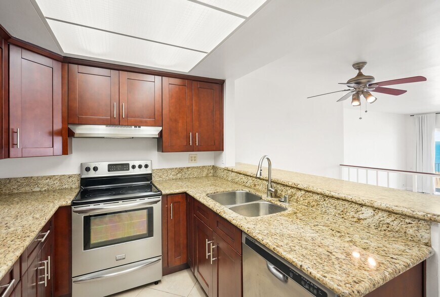 More Photos Of 18103 Coastline Dr, Malibu Apartments For Sale