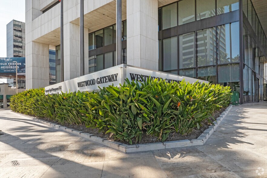 More Photos Of 11111 Santa Monica Blvd, Los Angeles Loft Creative Space For Lease