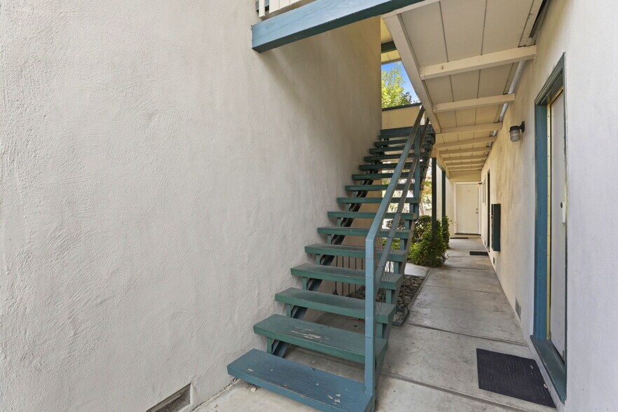 More Photos Of 511 Walker Dr, Mountain View Apartments For Sale