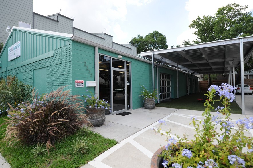 More Photos Of 2222 Morgan St, Houston Warehouse For Sale