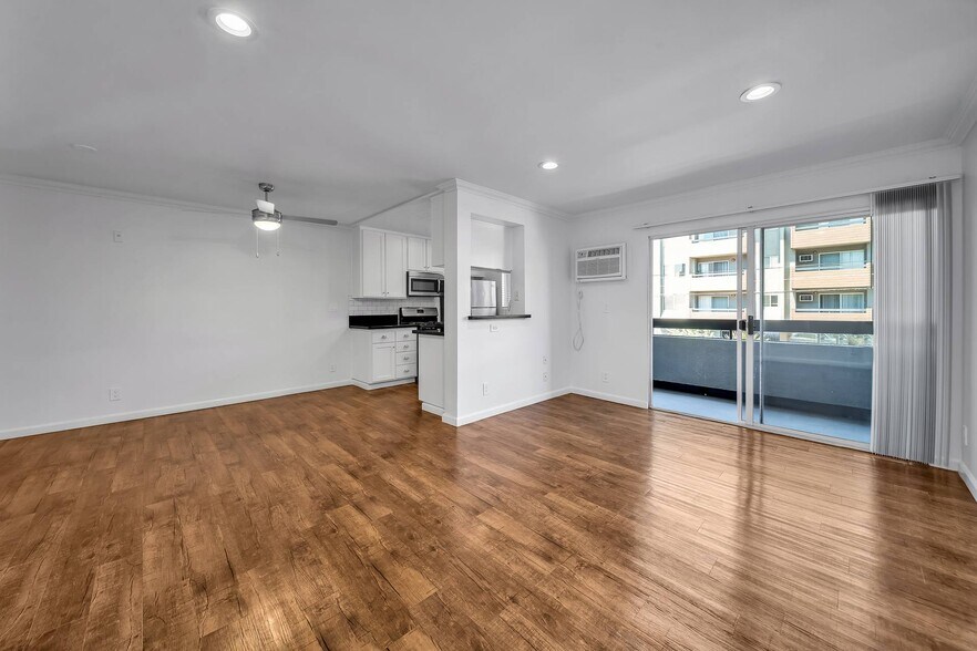 More Photos Of 1320 N Sycamore Ave, Los Angeles Apartments For Sale