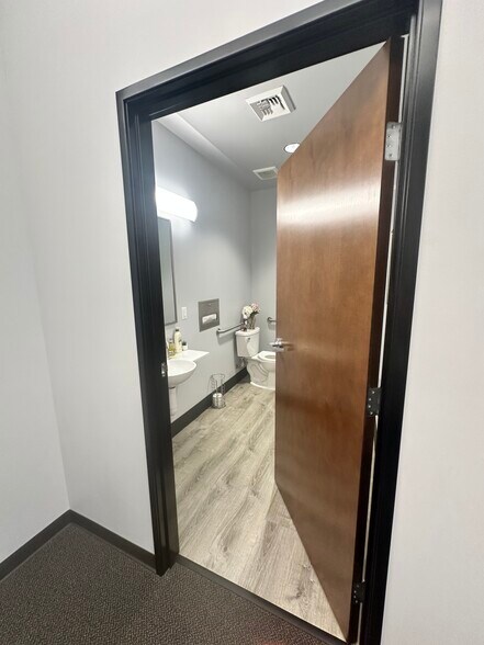 More Photos Of 1 E Liberty St, Reno Office Residential For Lease