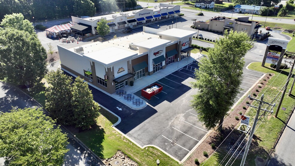 Primary Photo Of 2650 Boiling Springs Rd, Boiling Springs General Retail For Lease