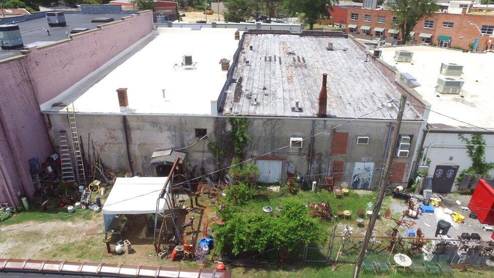 More Photos Of 811 Dickinson Ave, Greenville General Retail For Sale