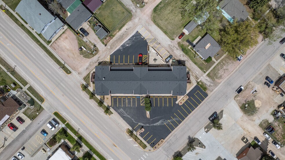 More Photos Of 519 Crook St, Custer Hotel For Sale