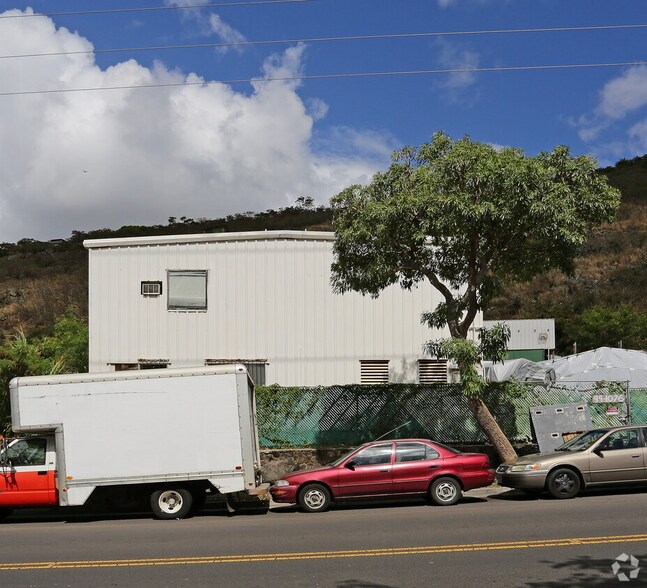 More Photos Of 99-1076 Iwaena St, Aiea Warehouse For Sale
