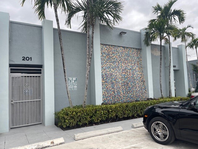 Primary Photo Of 7430 SW 41st St, Miami Warehouse For Lease